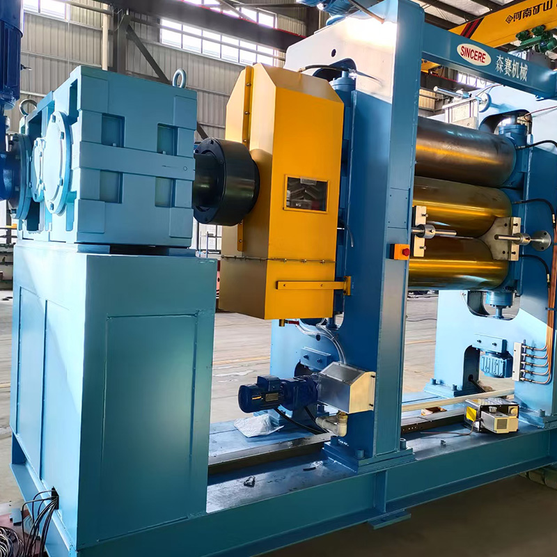 4-valcový gumený kalandrovací stroj