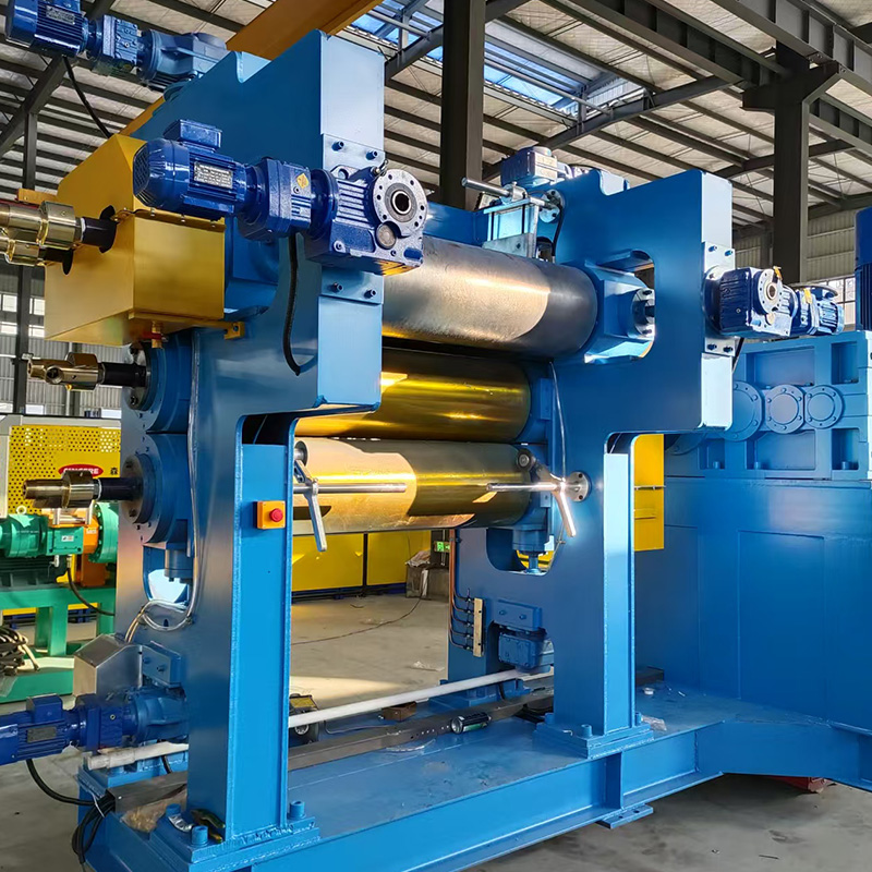 4-valcový gumený kalandrovací stroj