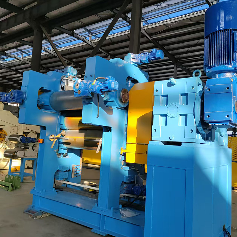 4-valcový gumený kalandrovací stroj